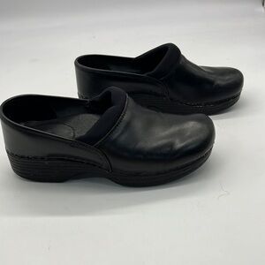 Abeo Black Leather Clogs size 6.5-7
